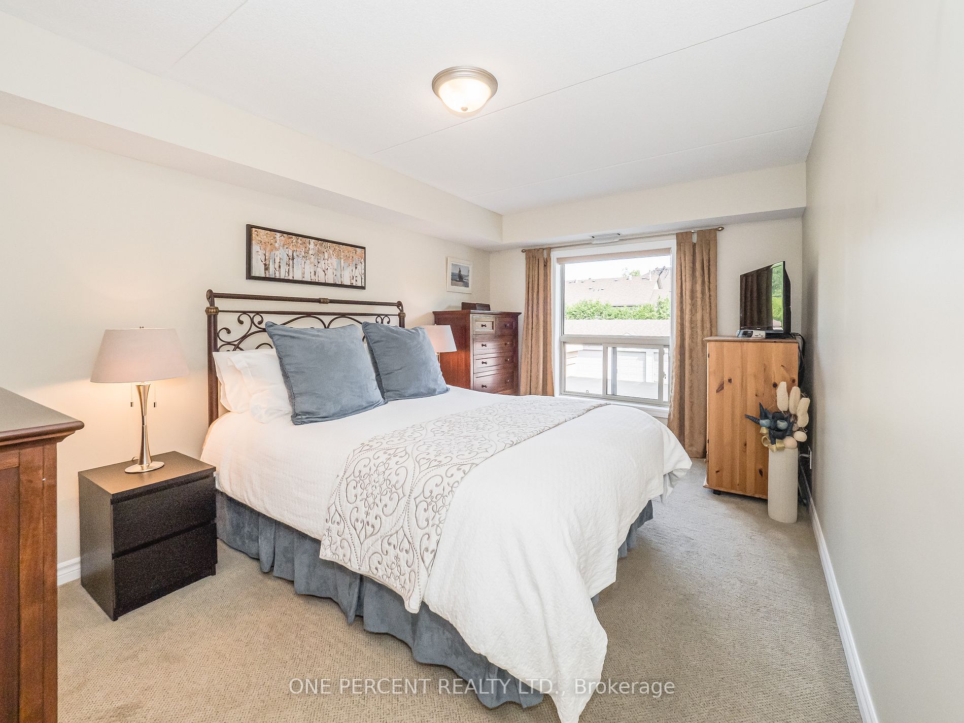 486 Laclie St, #201