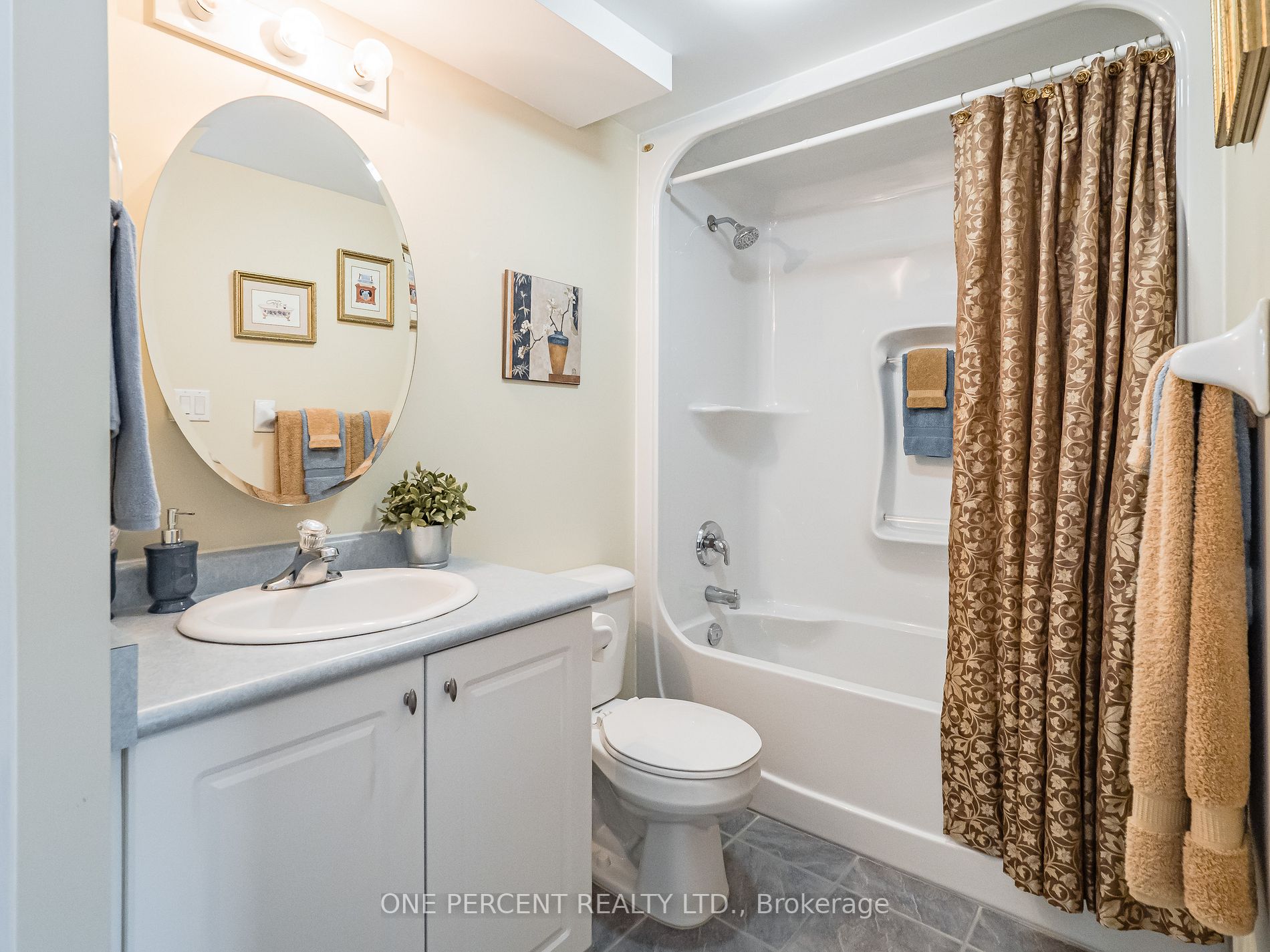 486 Laclie St, #201