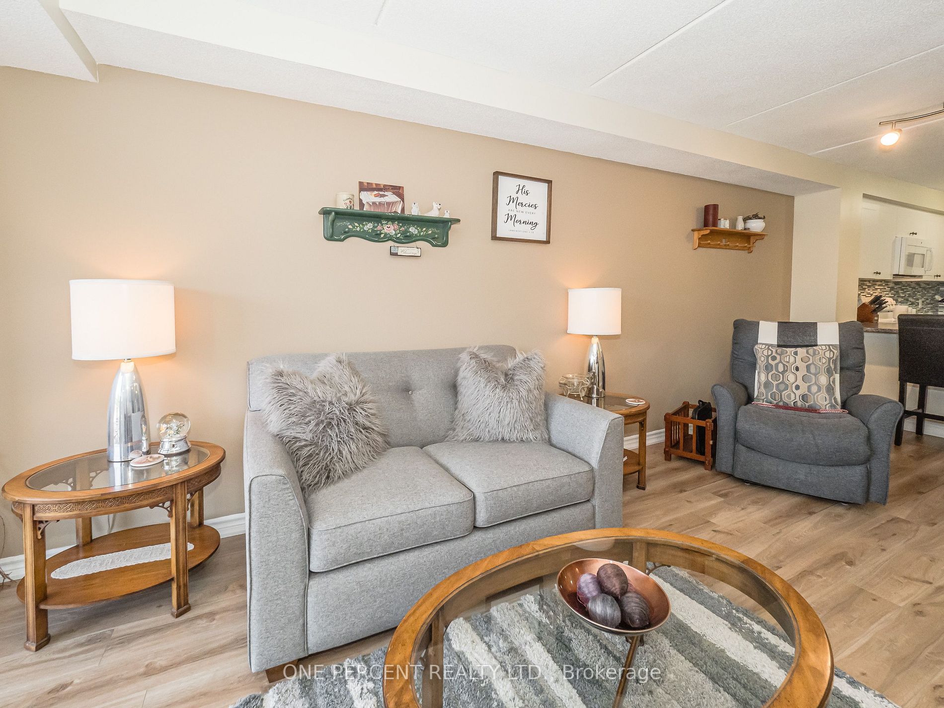 486 Laclie St, #201