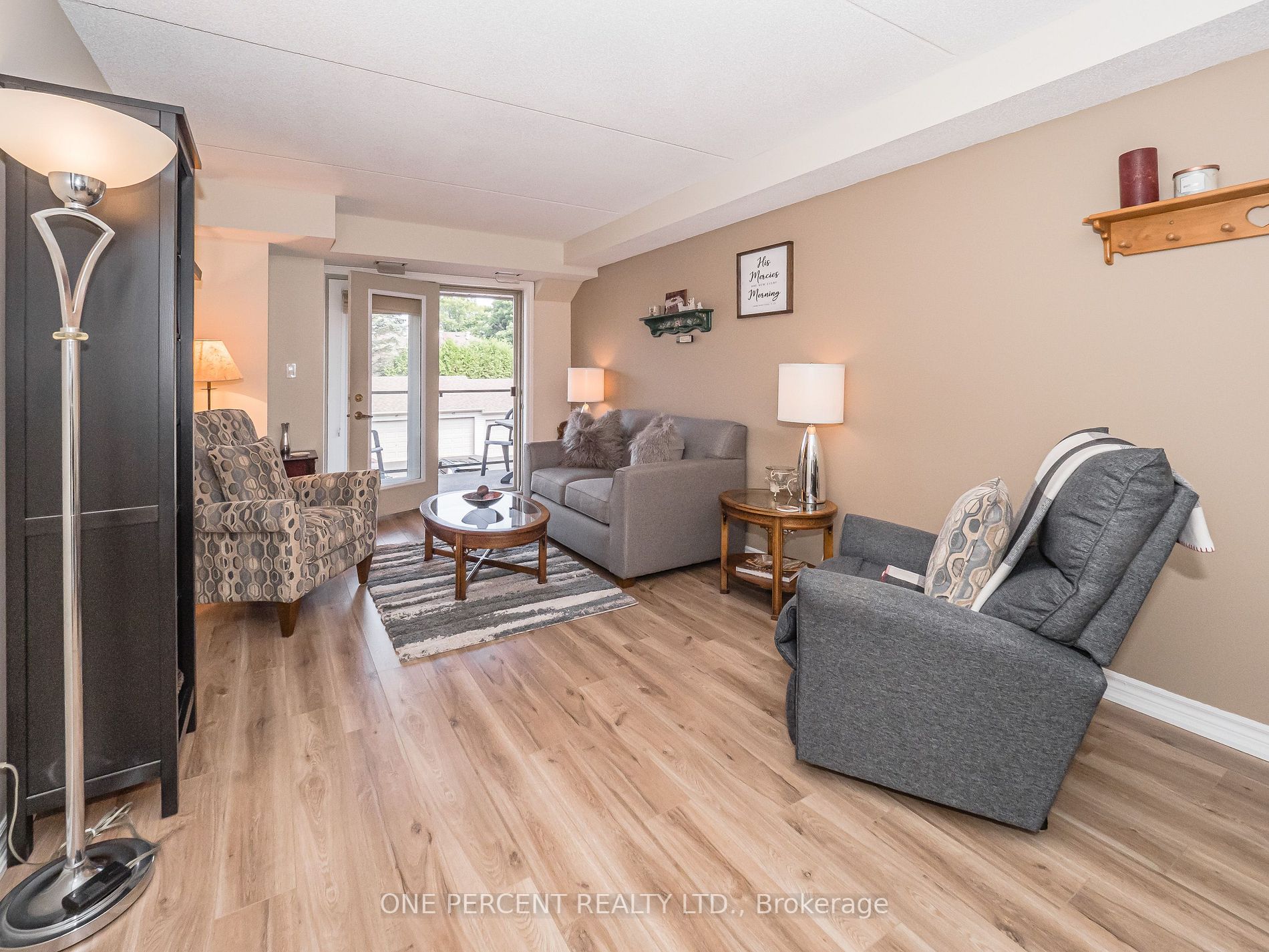 486 Laclie St, #201