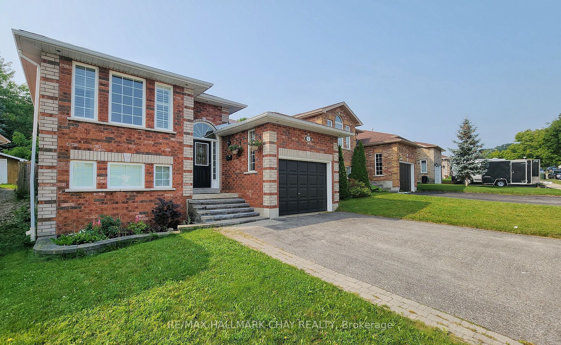 25 Forest Dale Dr