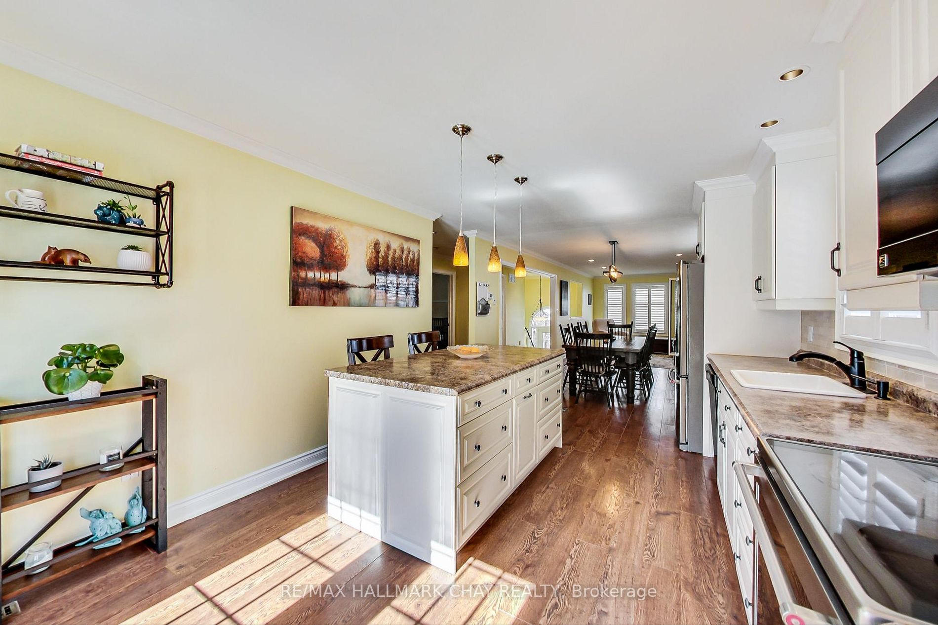 25 Forest Dale Dr