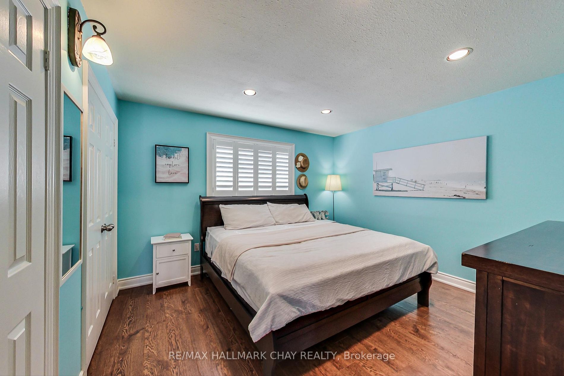 25 Forest Dale Dr