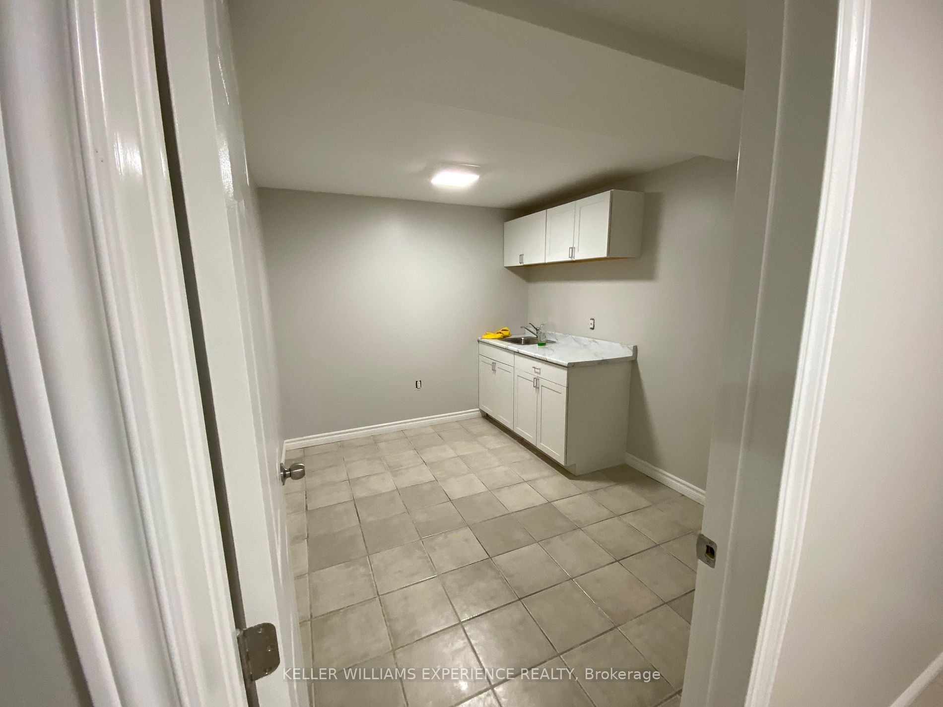 347 King St, #Lower