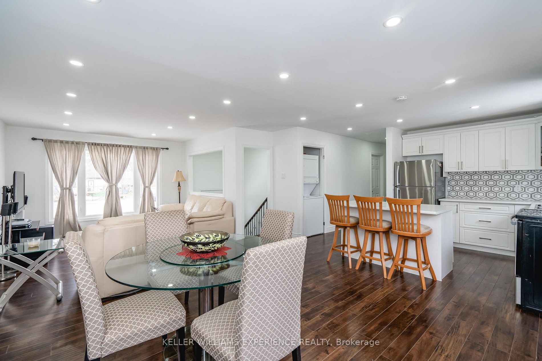 200 Ferndale Drive N