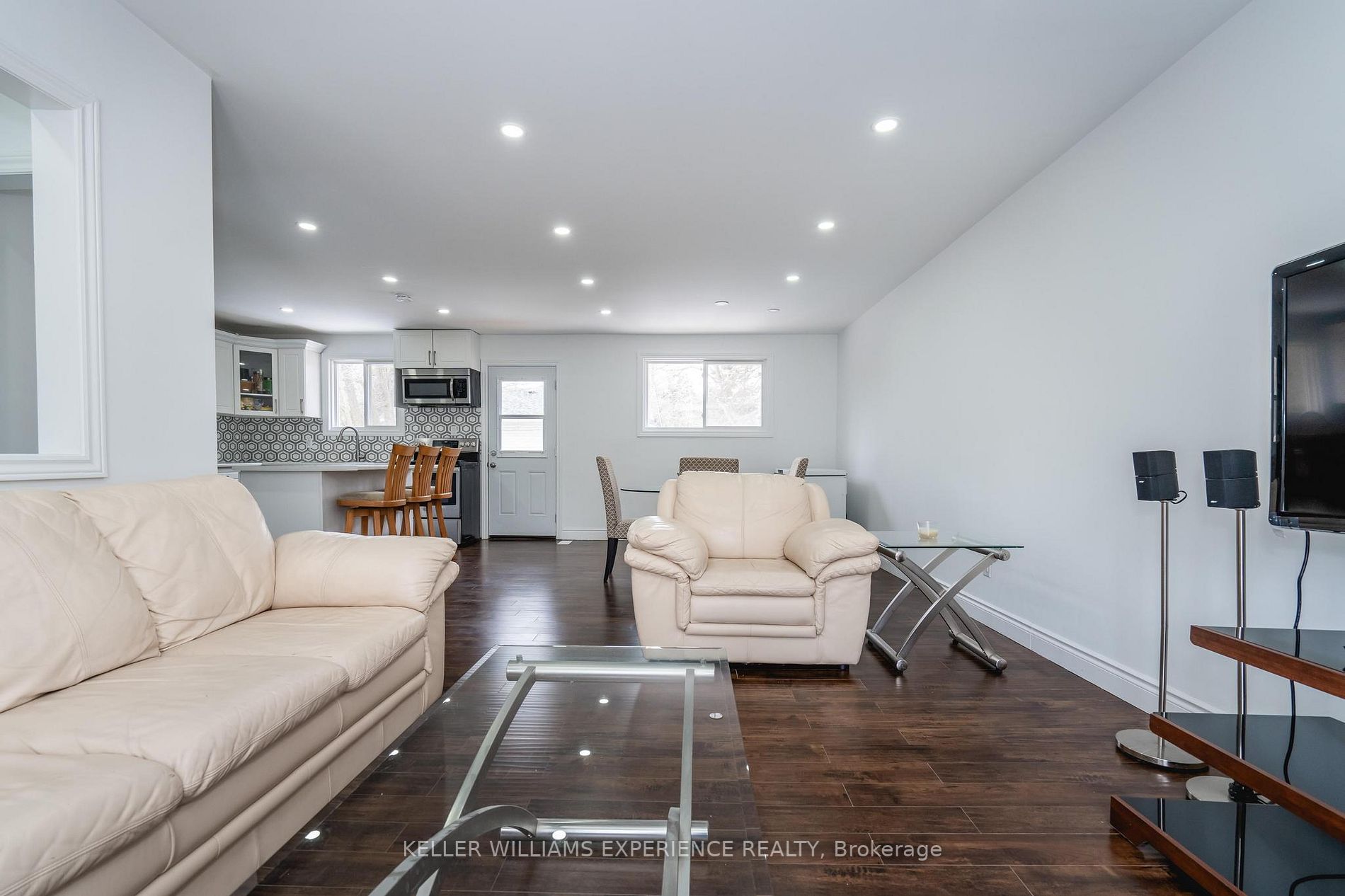 200 Ferndale Drive N