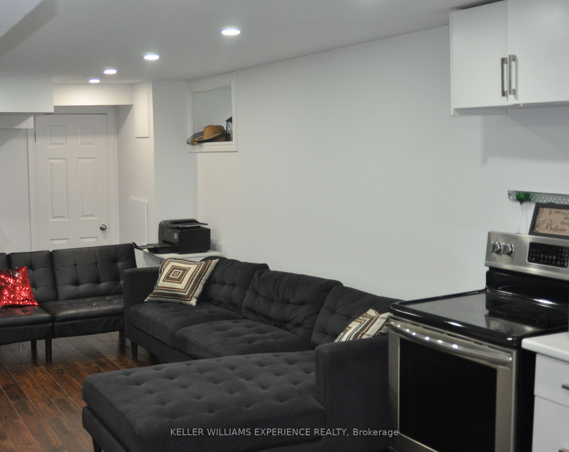 200 Ferndale Drive N