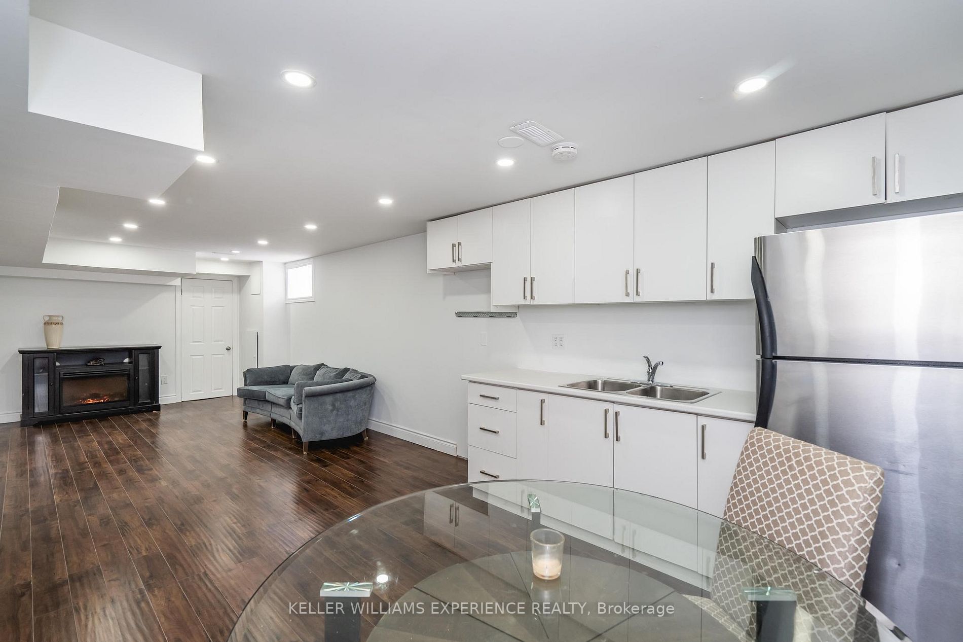 200 Ferndale Drive N