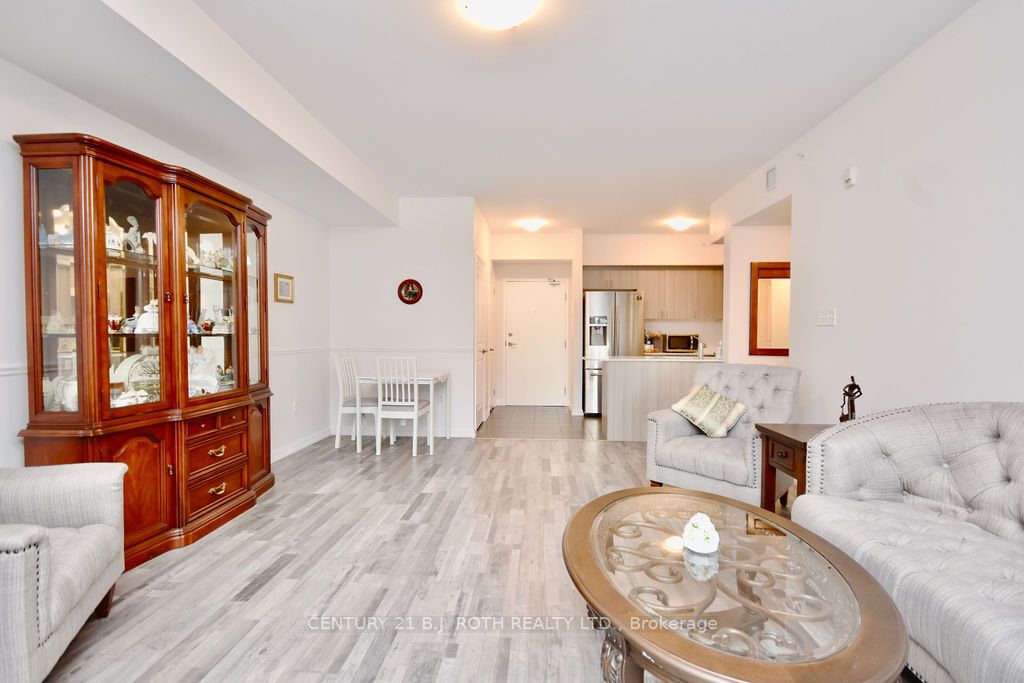 302 Essa Rd, #205