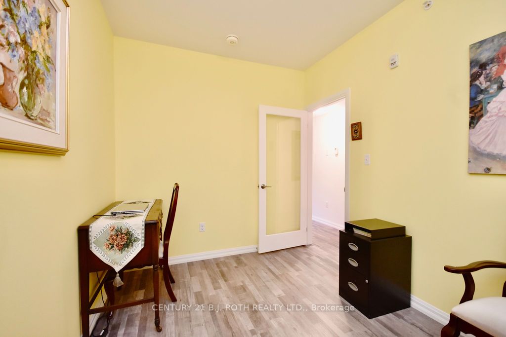 302 Essa Rd, #205