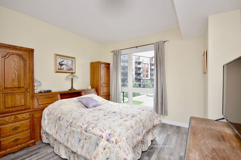 302 Essa Rd, #205