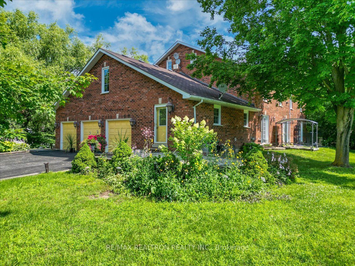 37 Nicholson Cres