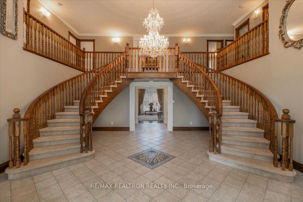 37 Nicholson Cres