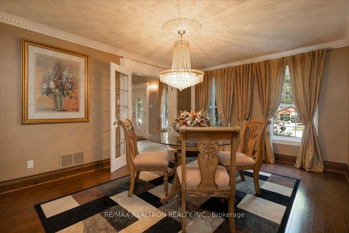 37 Nicholson Cres
