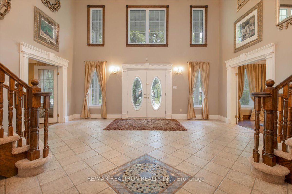 37 Nicholson Cres
