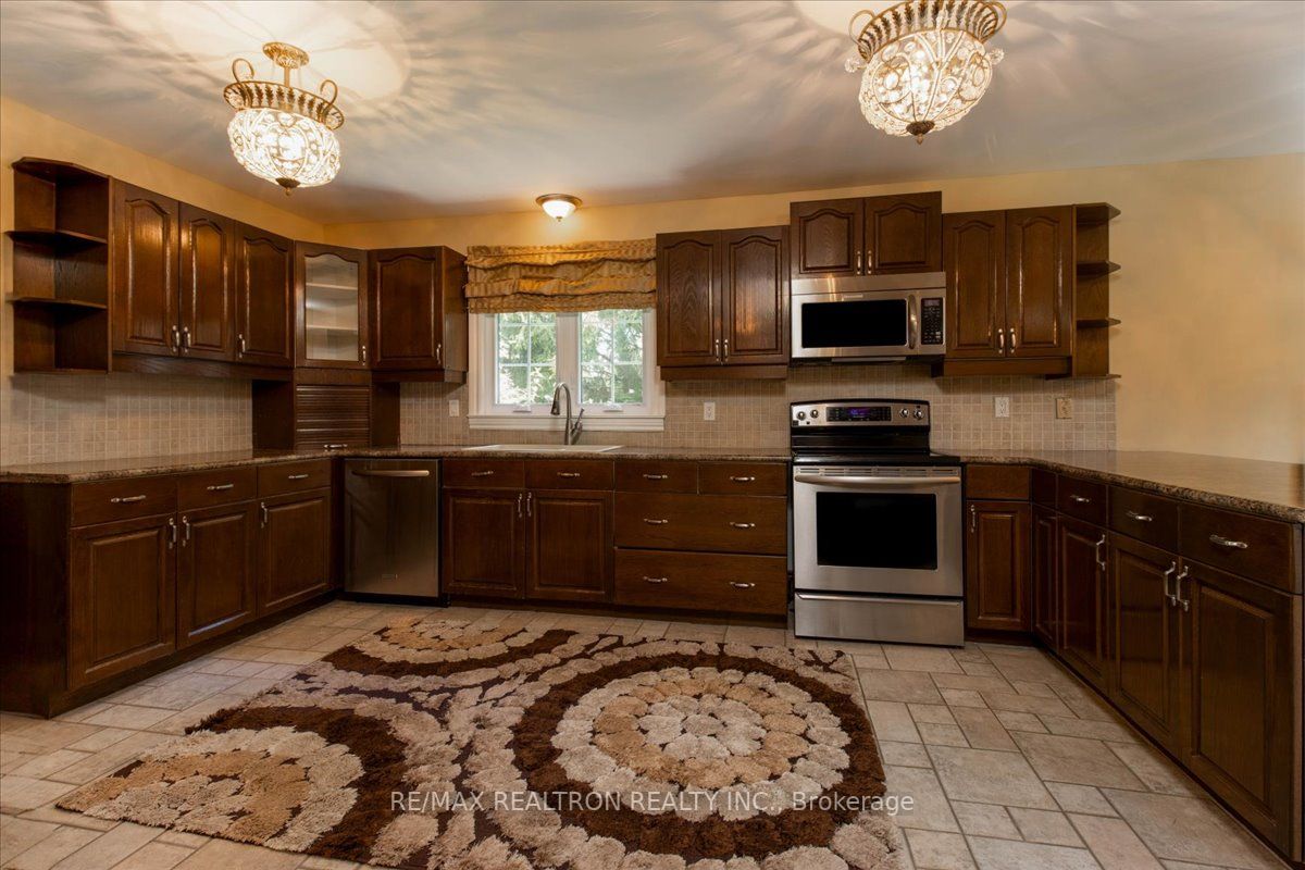 37 Nicholson Cres