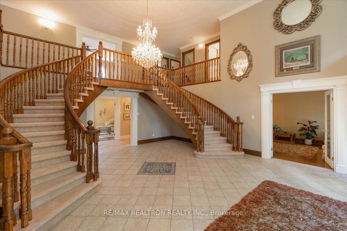 37 Nicholson Cres