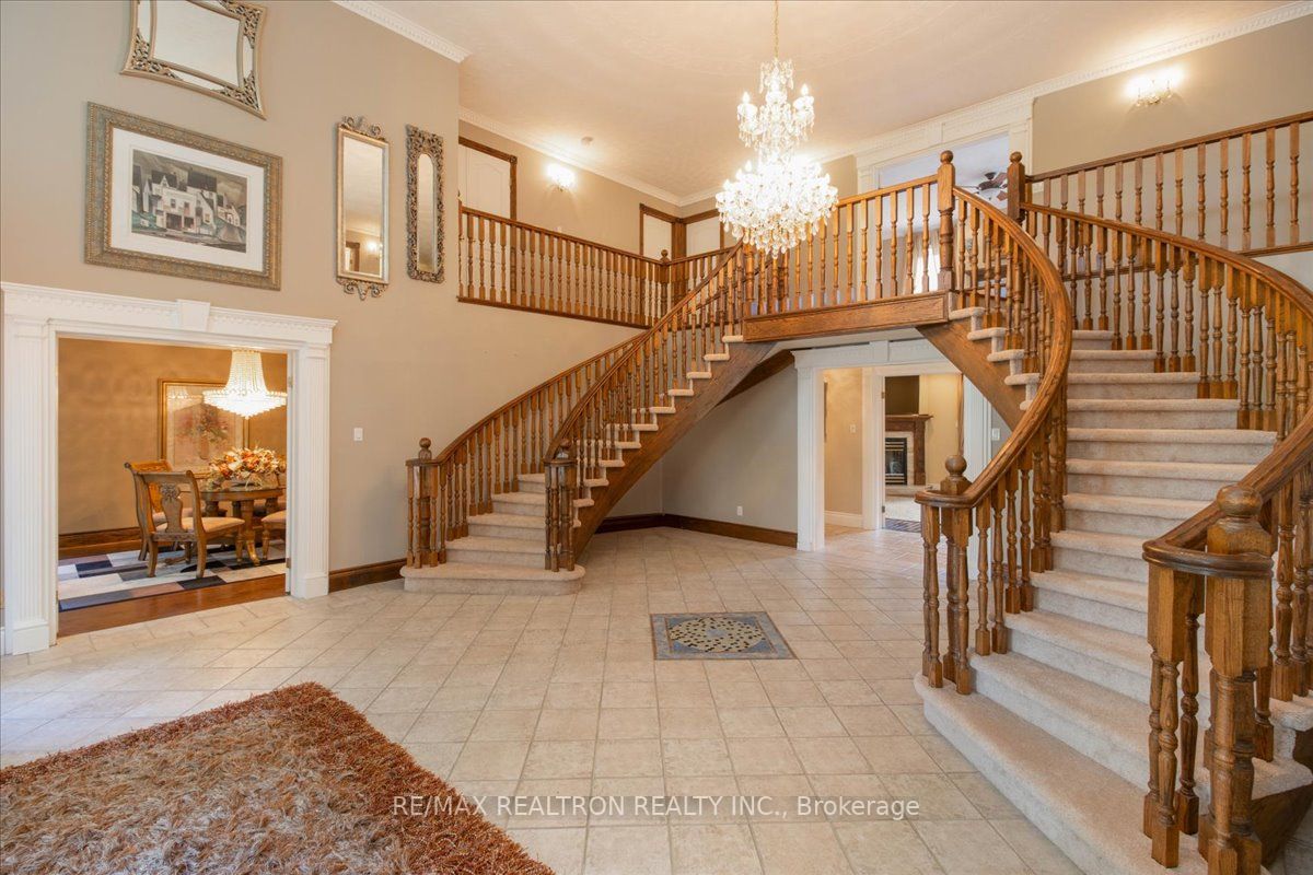 37 Nicholson Cres