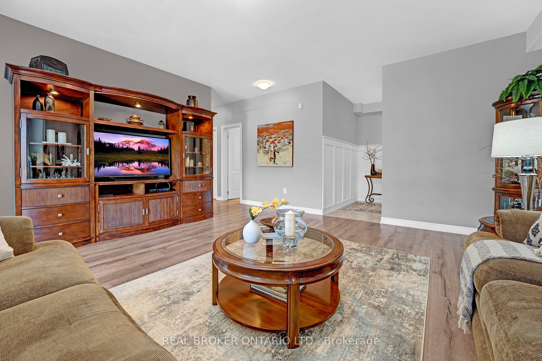 40 Ferndale Dr S, #201