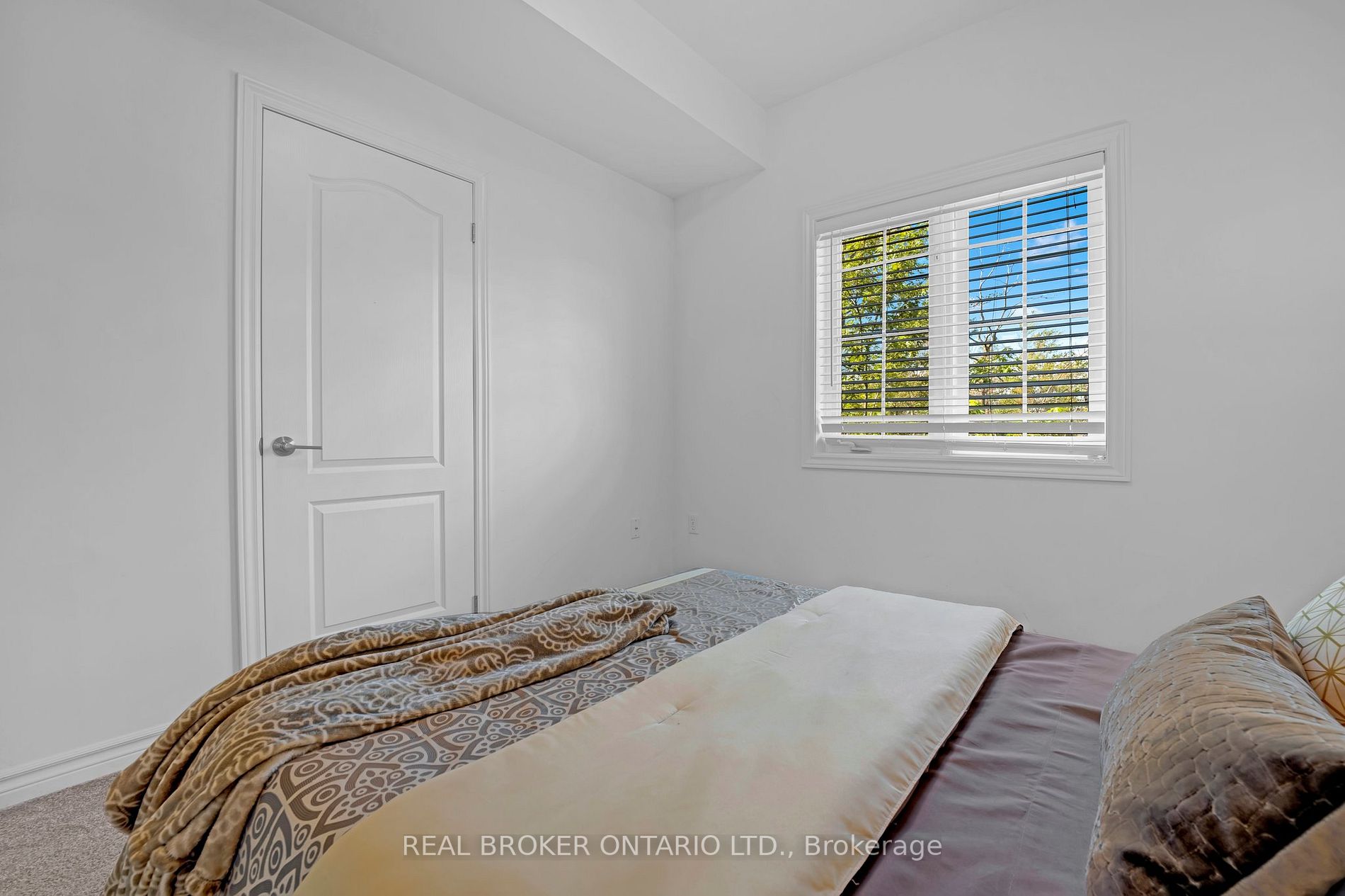 40 Ferndale Dr S, #201