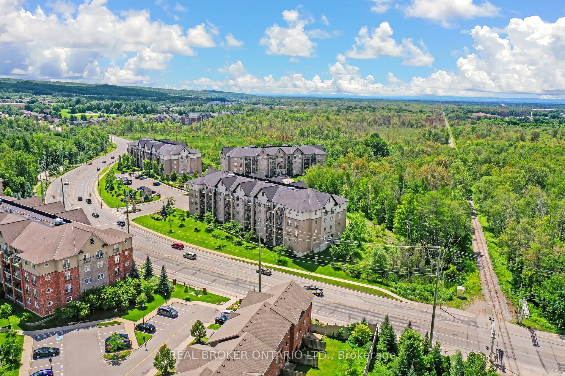 40 Ferndale Dr S, #201