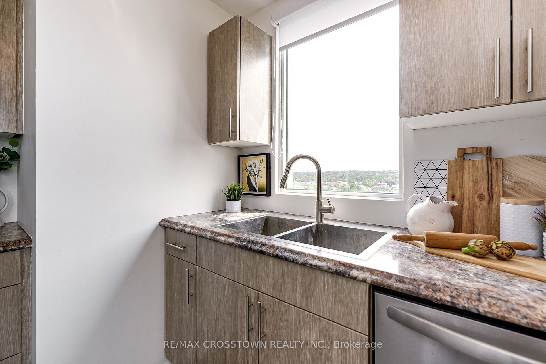 75 Ellen St, #1103