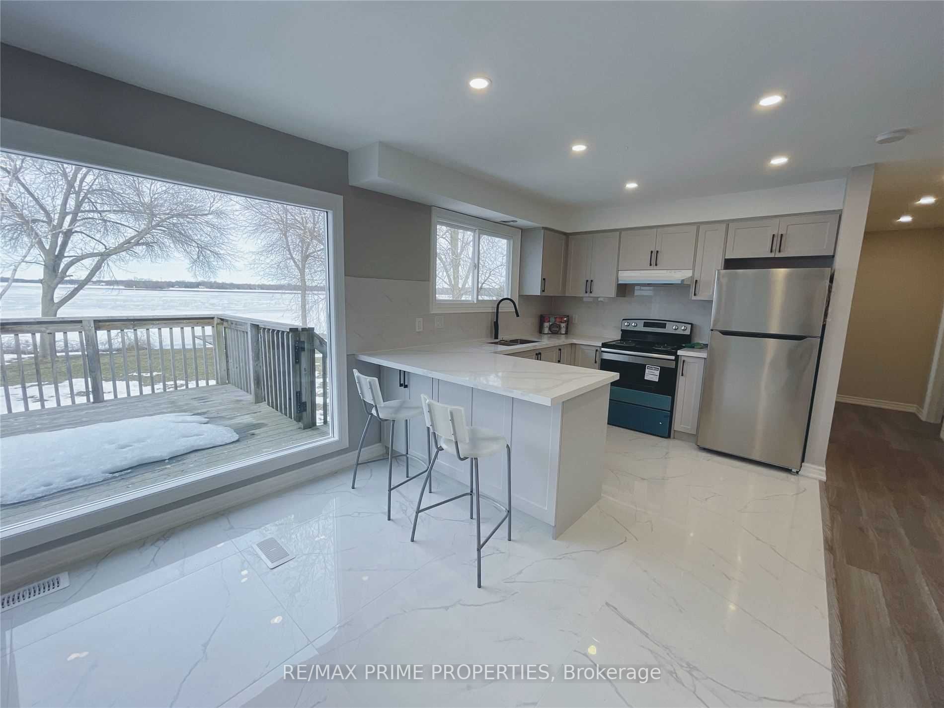 691 Glen Cres