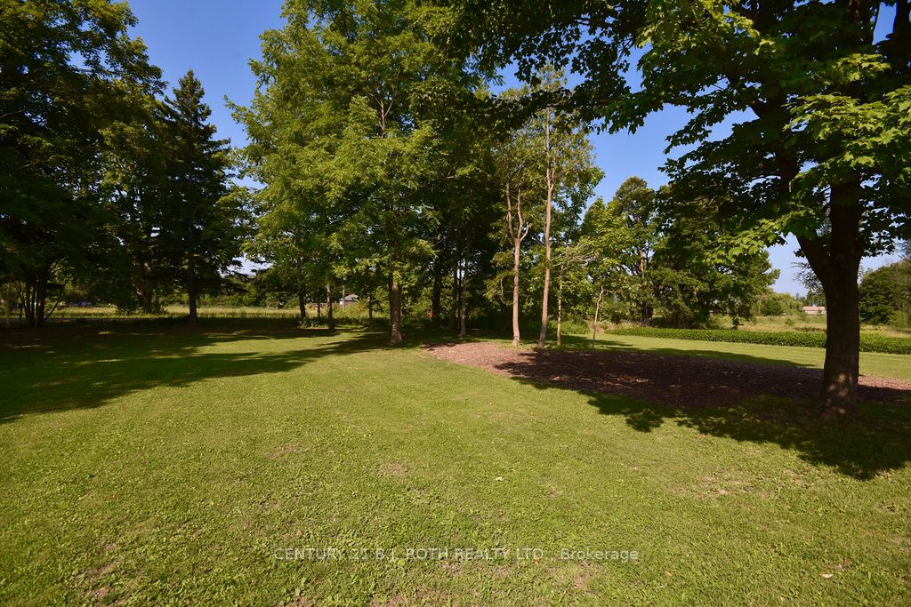 1153 Glengarry Landing Rd S