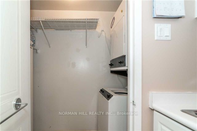 75 Ellen St, #1111