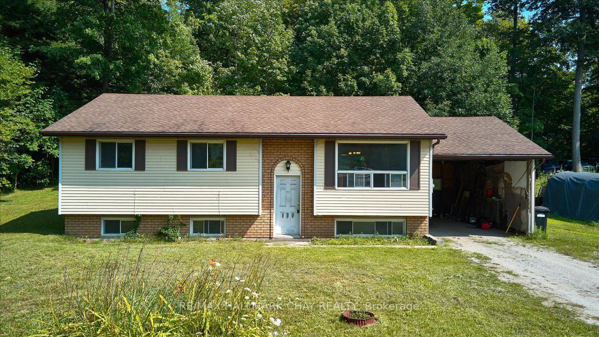 9555 Provincial Hwy 11
