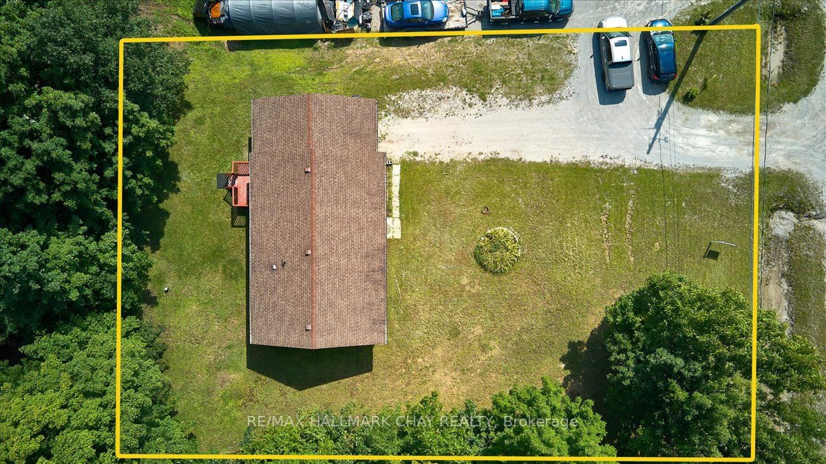 9555 Provincial Hwy 11