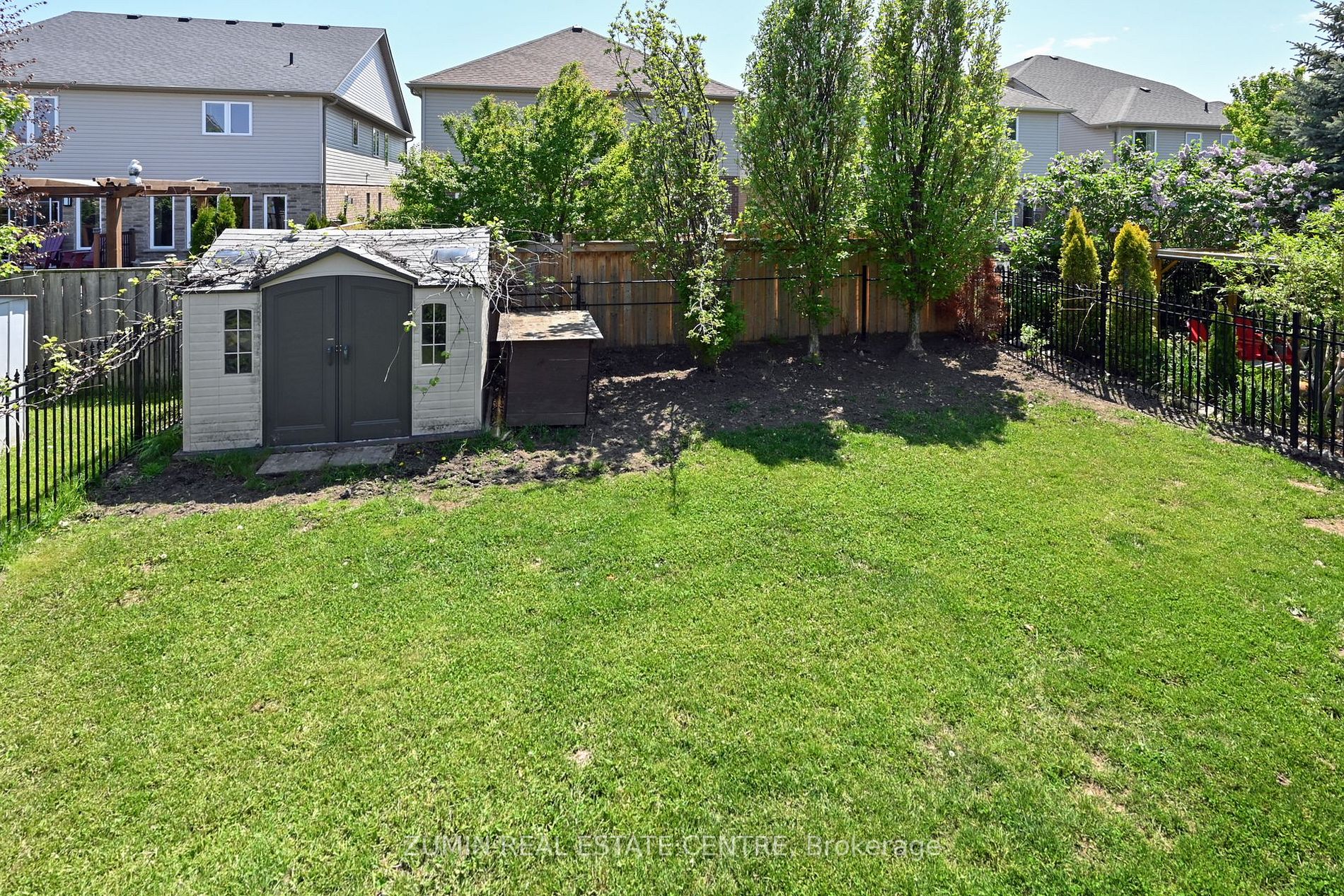 85 Connor Ave