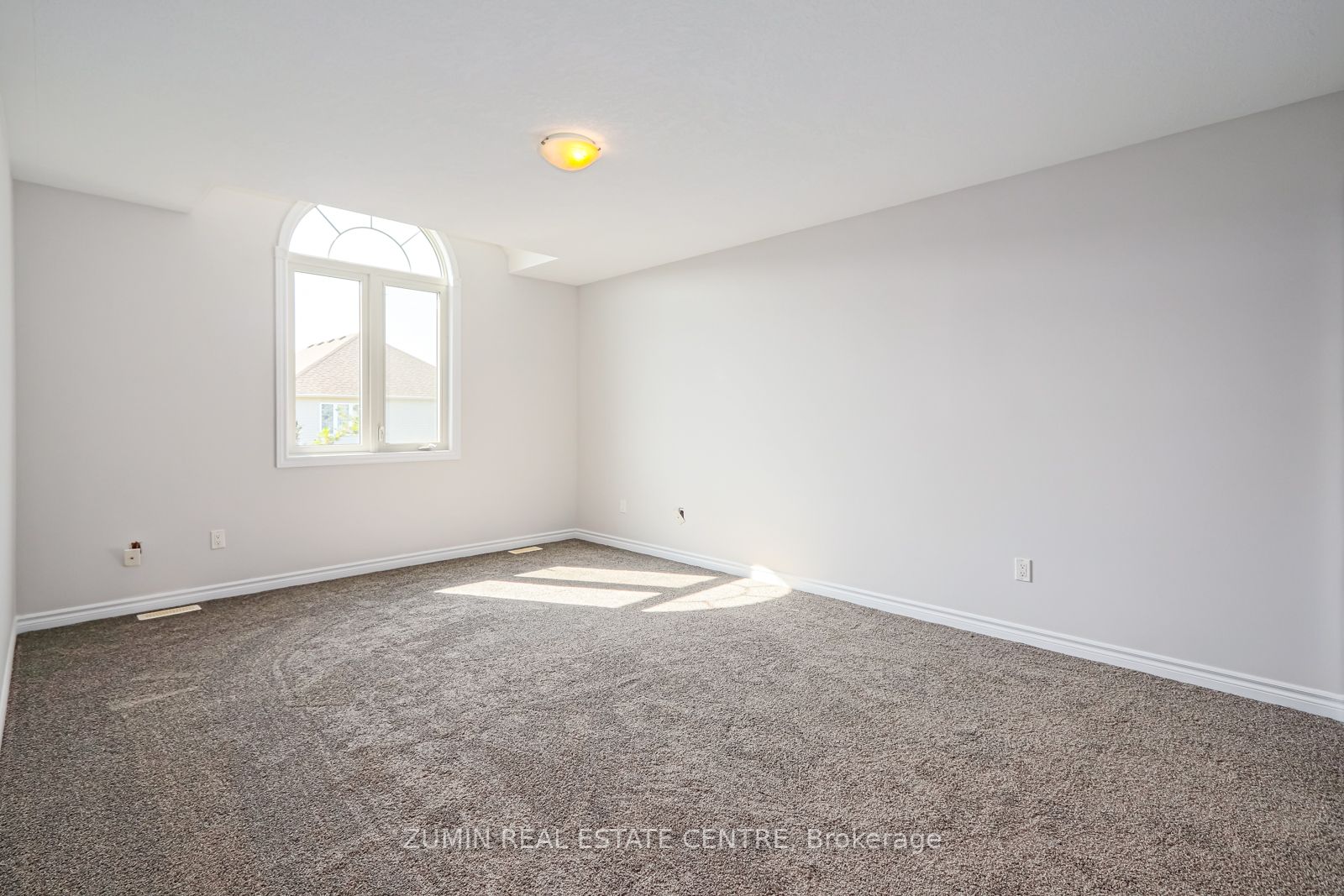 85 Connor Ave