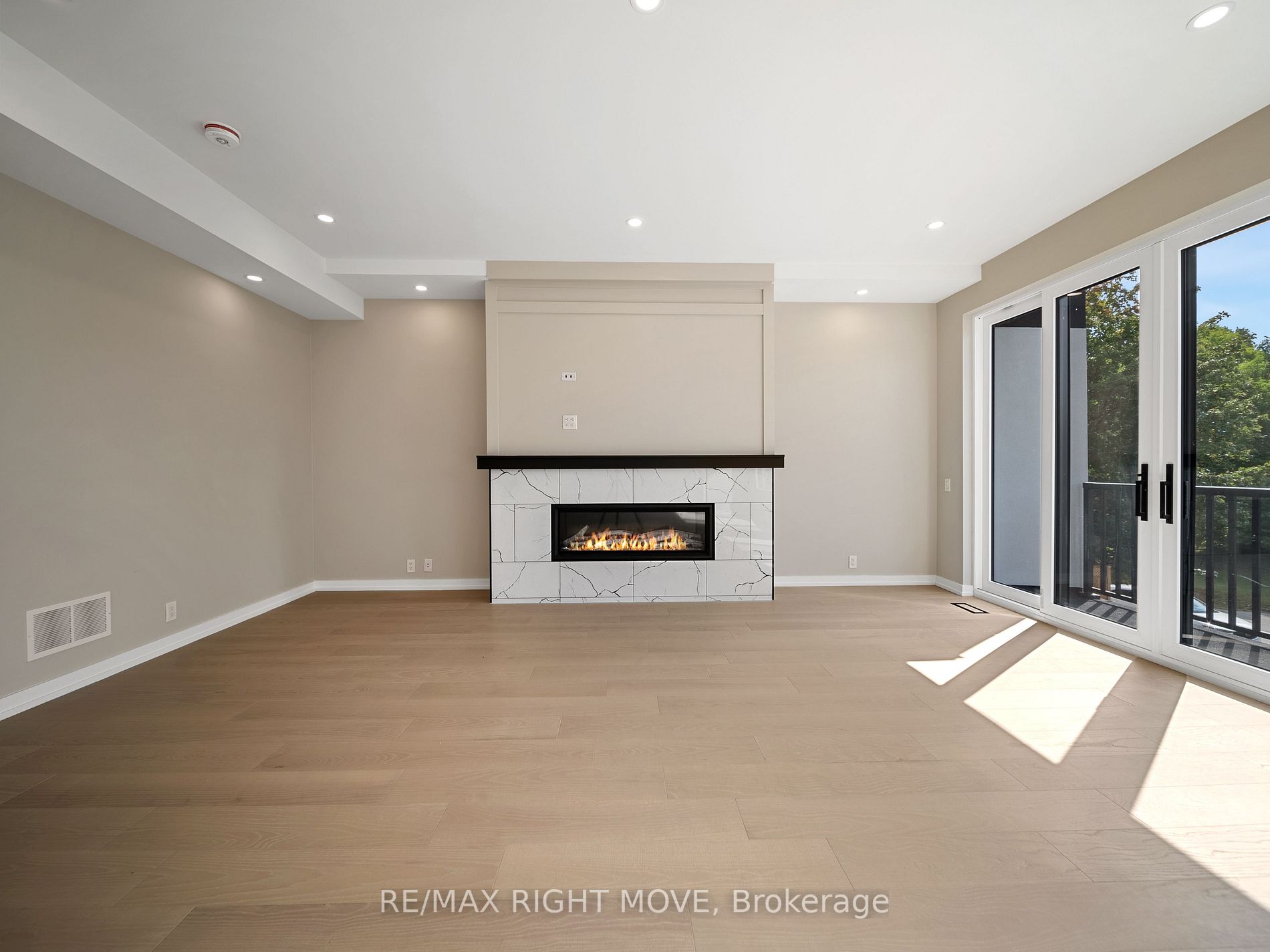 24 Grace Ave