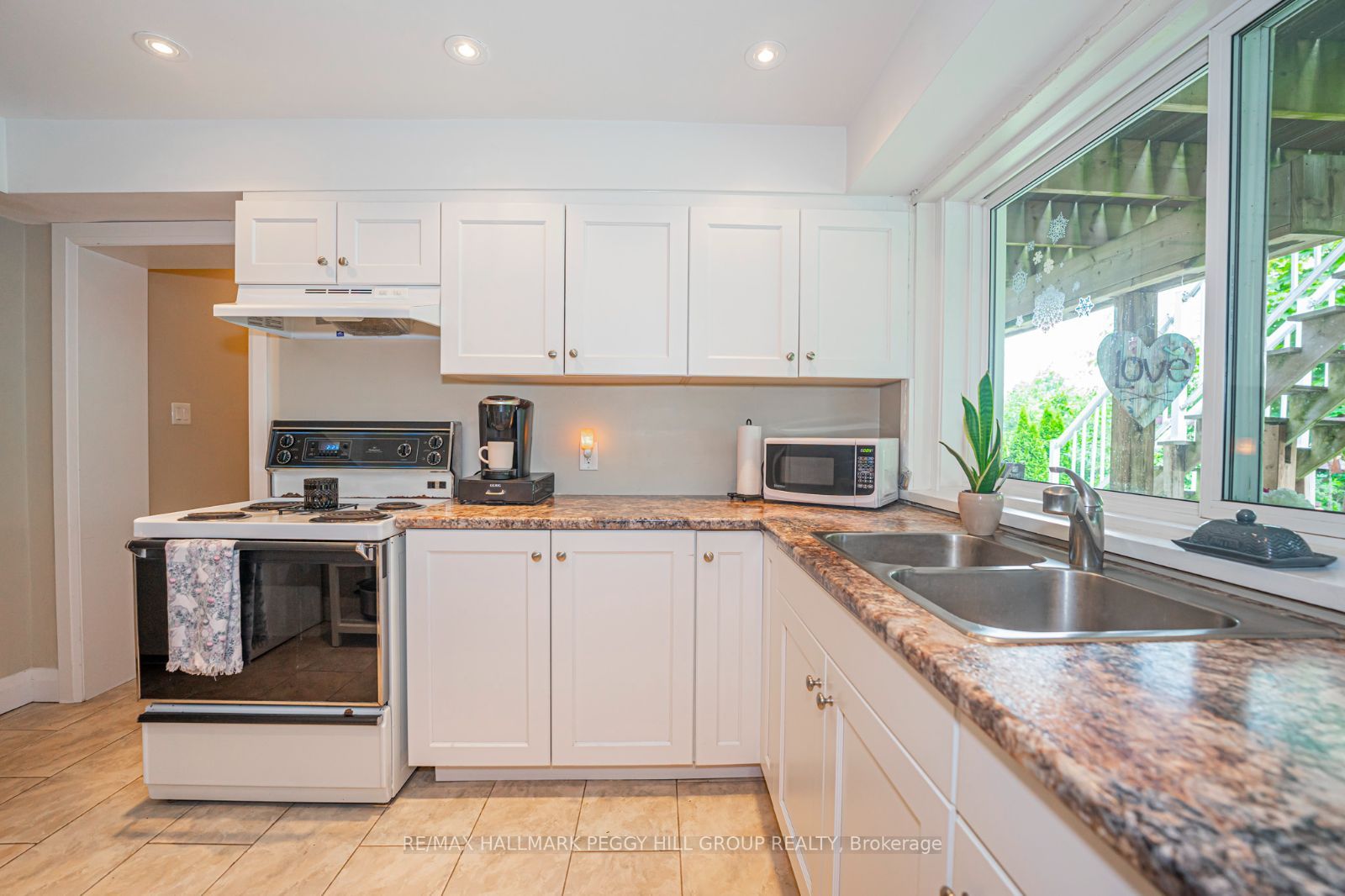 181 Shanty Bay Rd