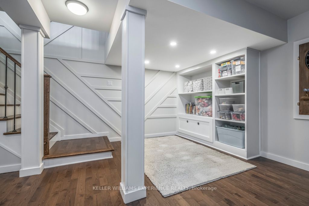 52 Hughes St