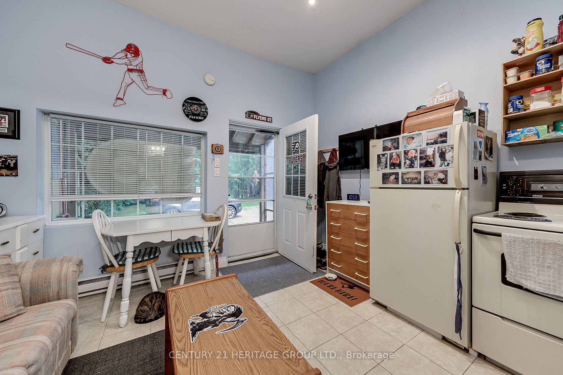 264 Mississaga St W