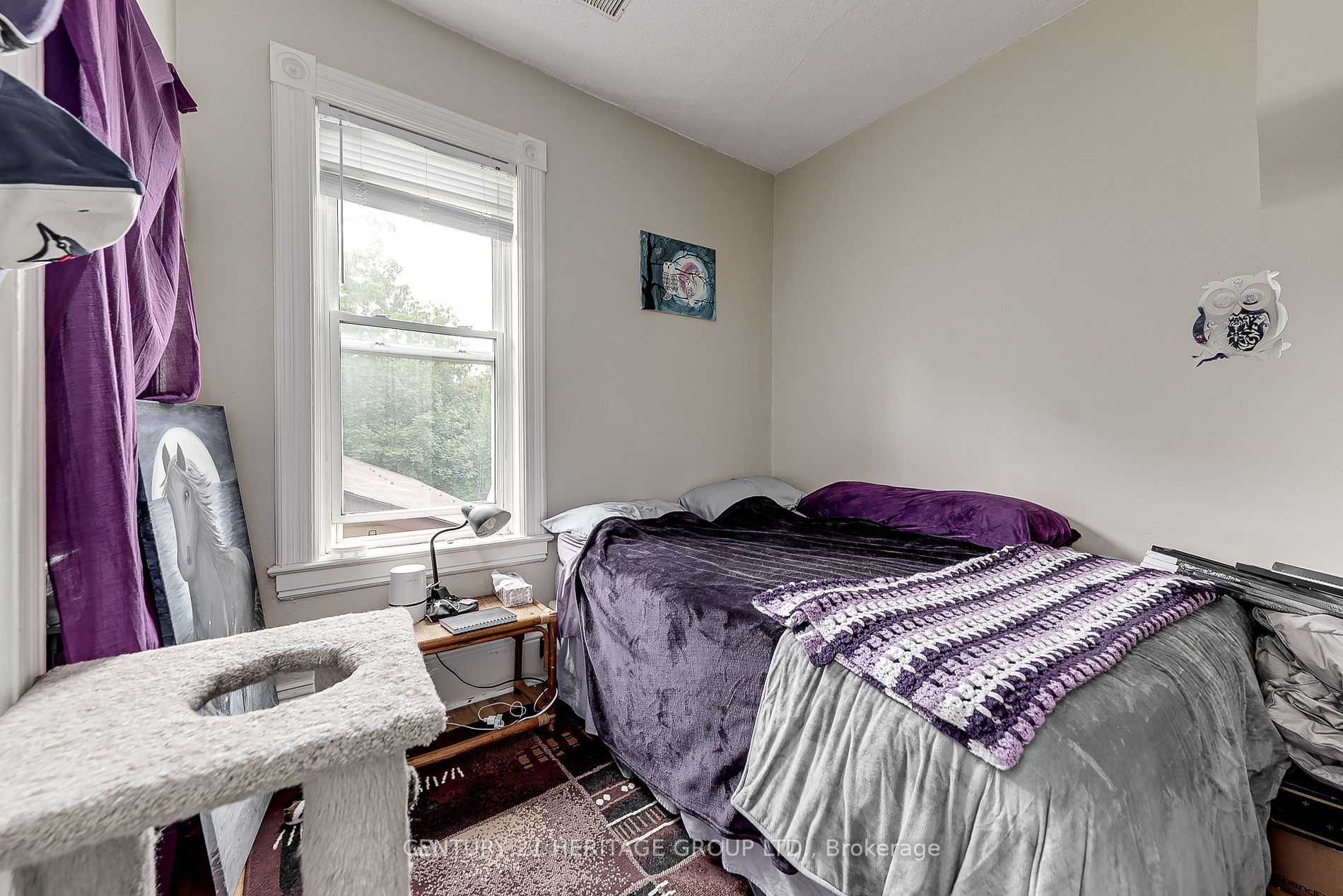 264 Mississaga St W