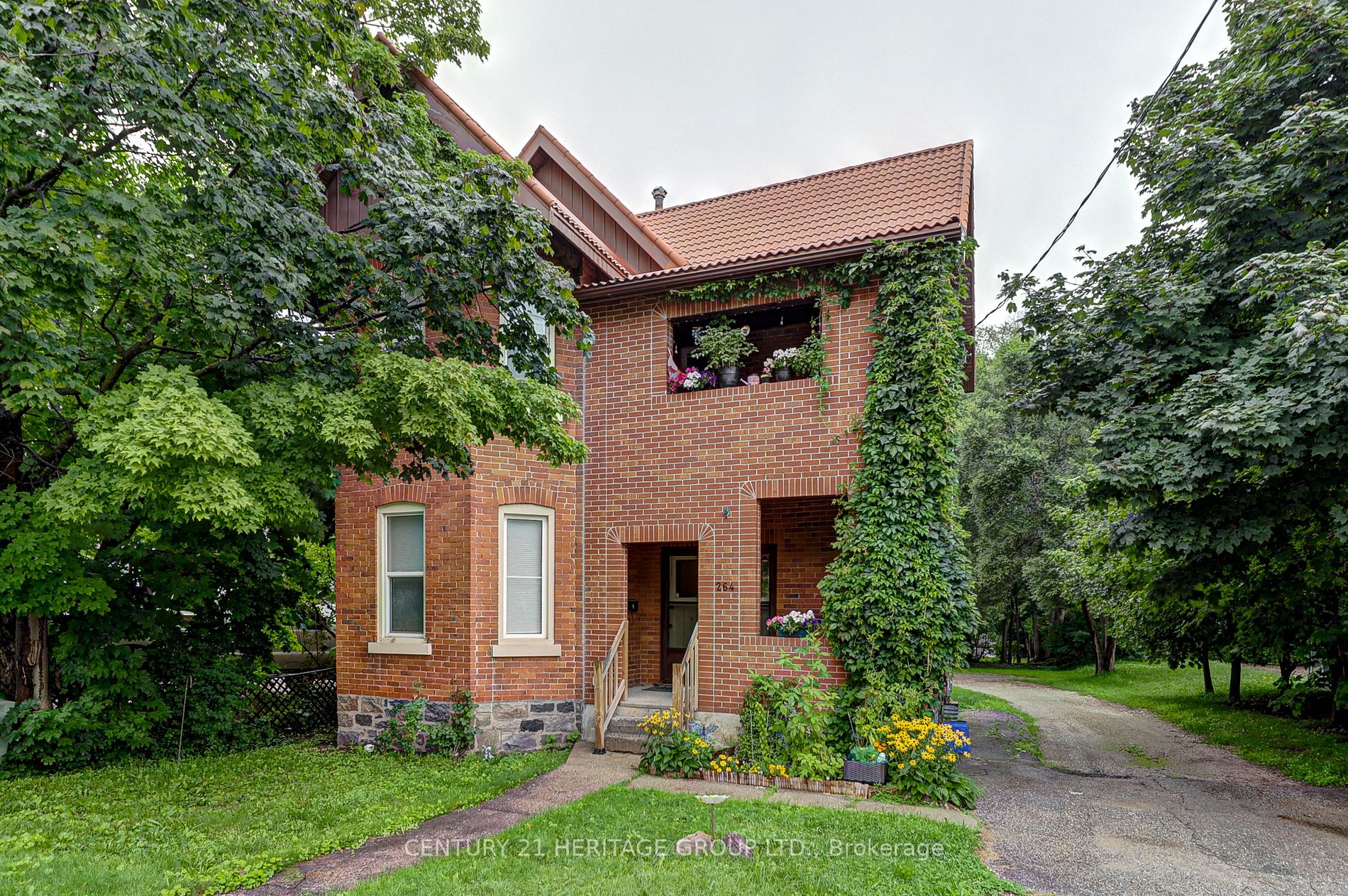 264 Mississaga St W