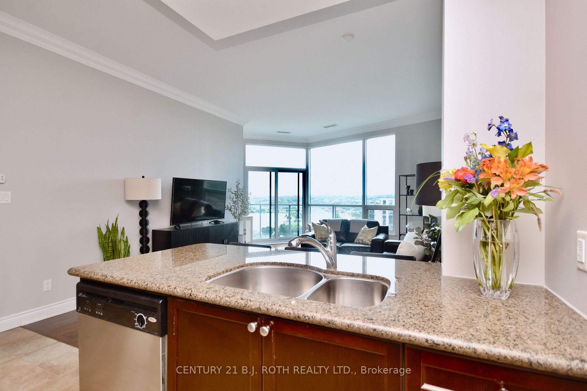37 Ellen Street, #PH11