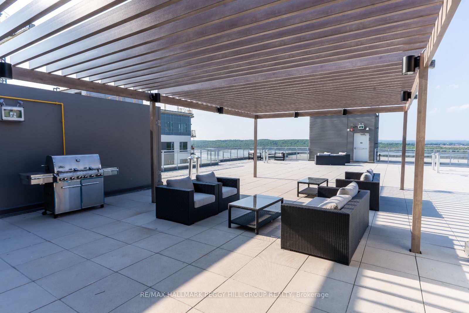 58 Lakeside Terr, #709