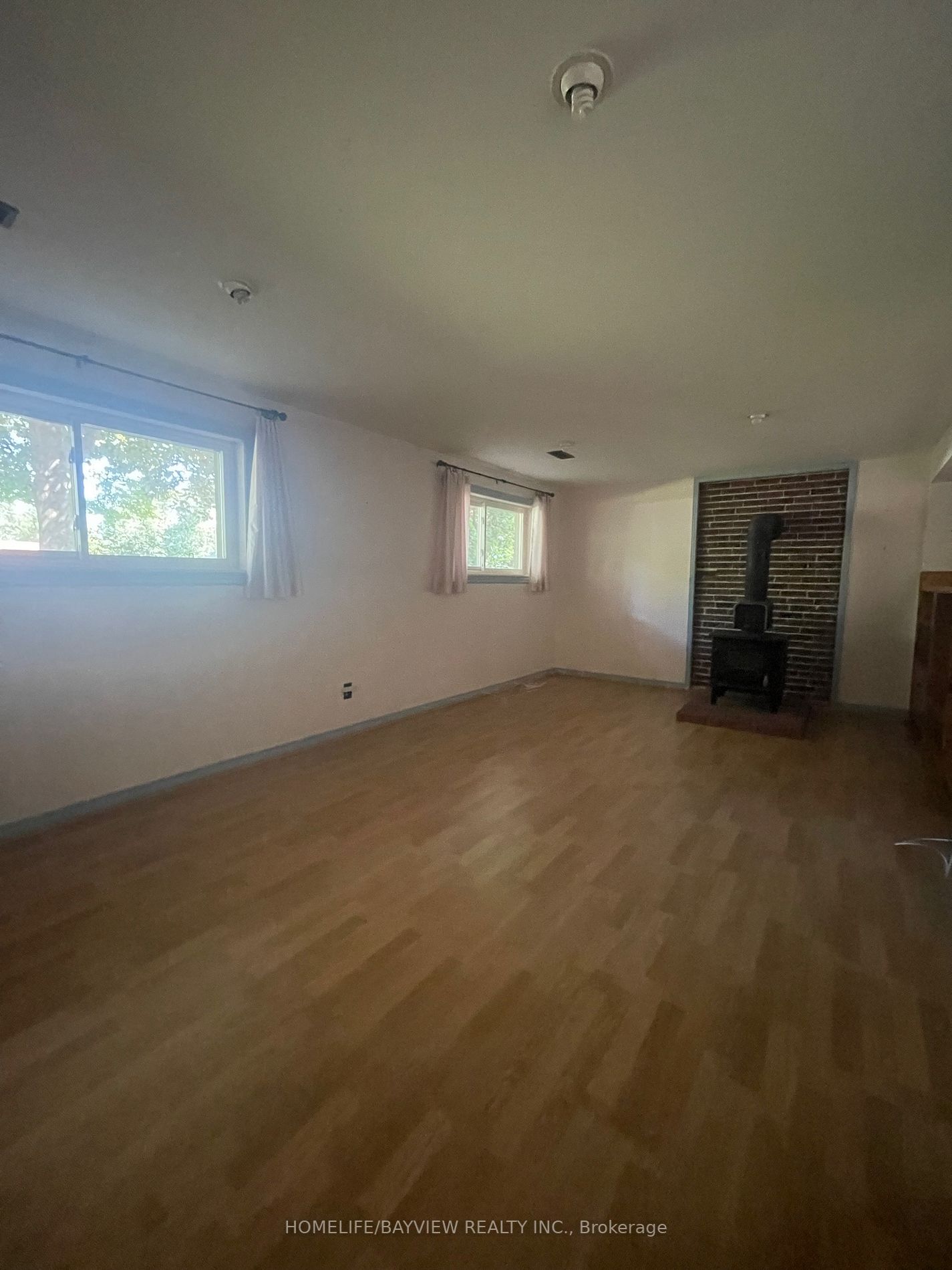 295 Bay St