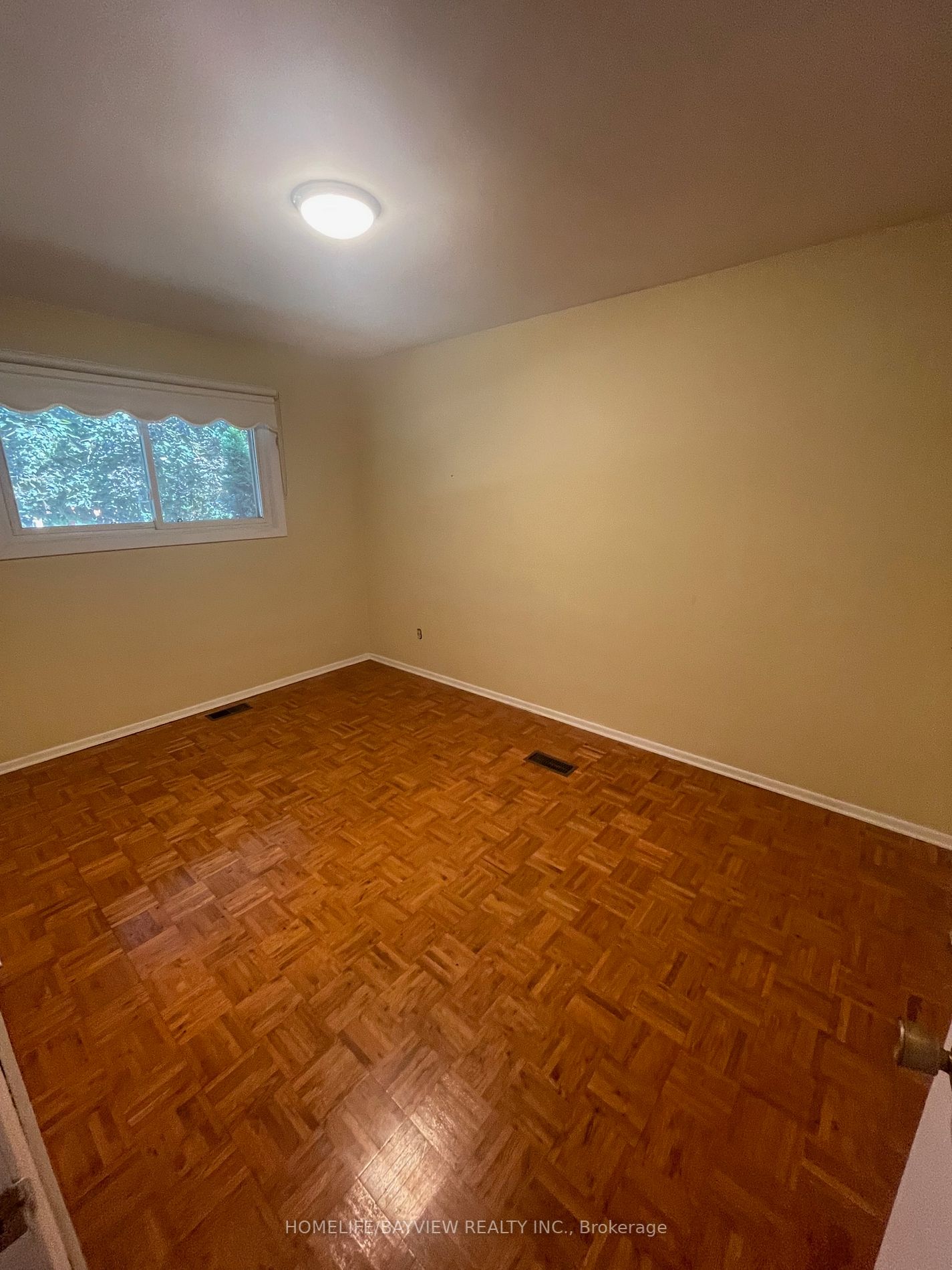 295 Bay St