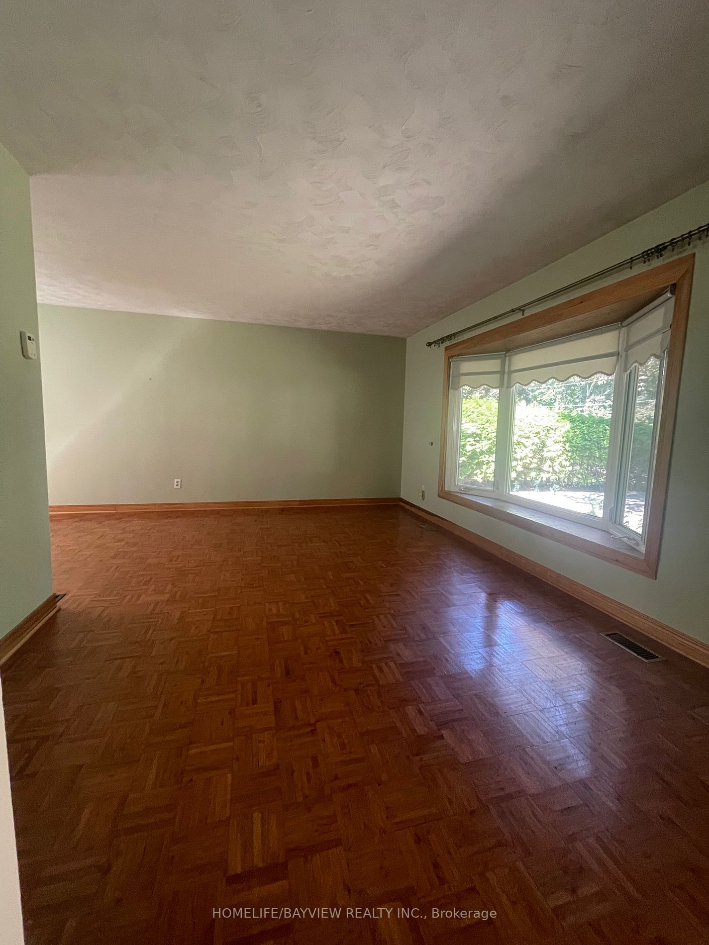 295 Bay St