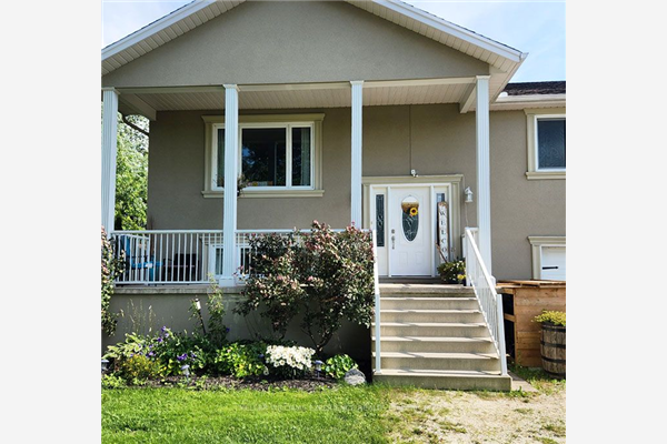 7439 91 County Rd, Clearview