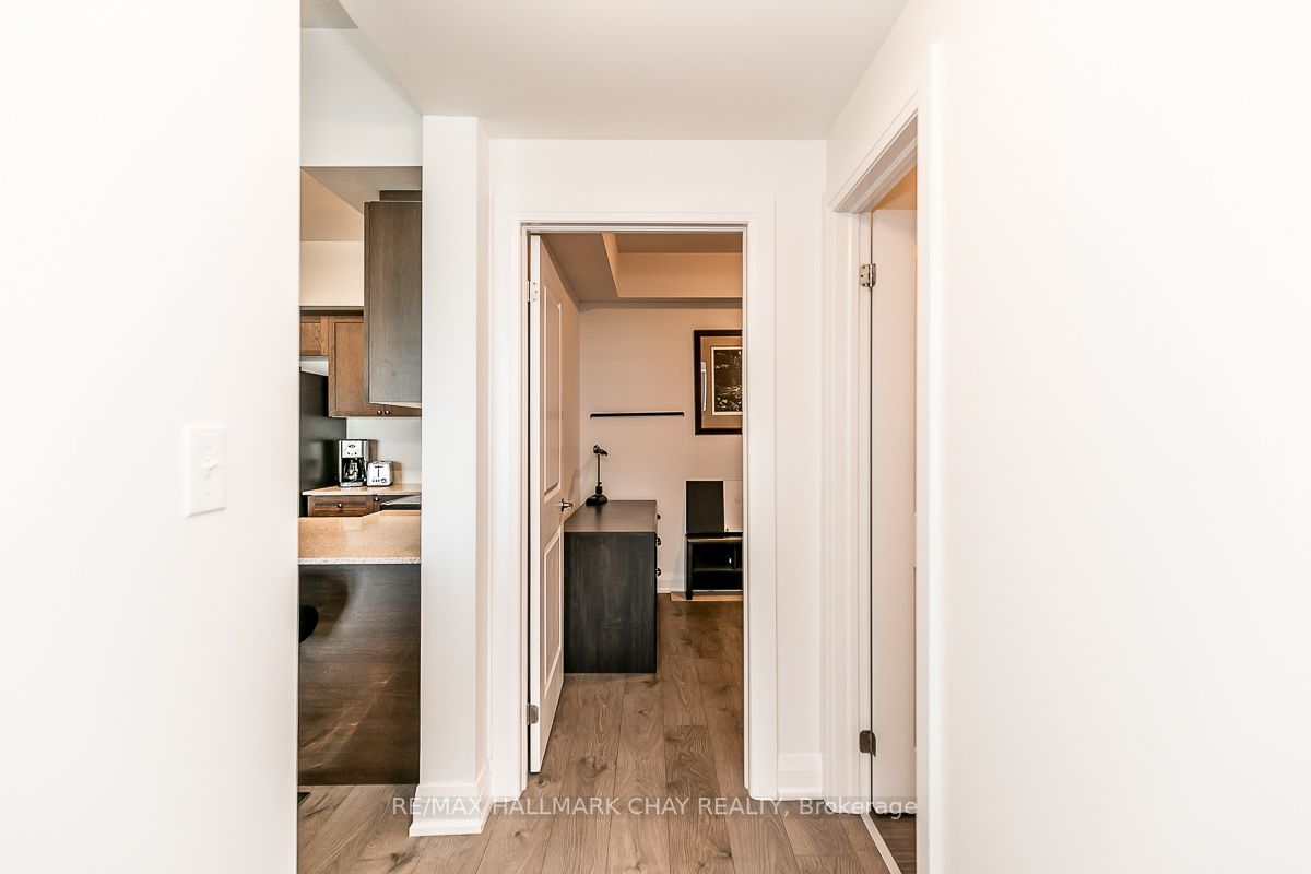 299 Cundles Rd E, #205