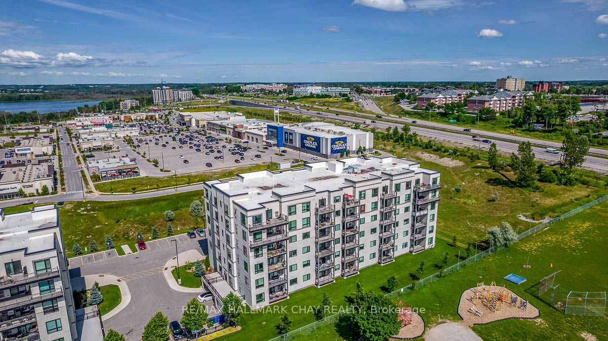 299 Cundles Rd E, #205