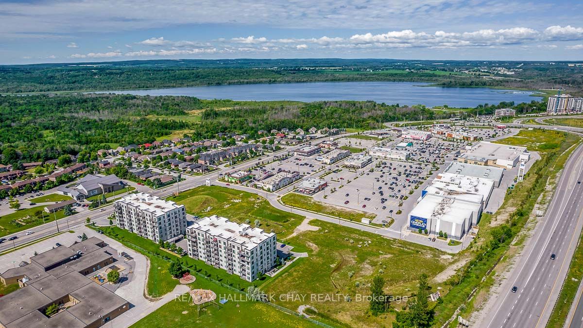 299 Cundles Rd E, #205