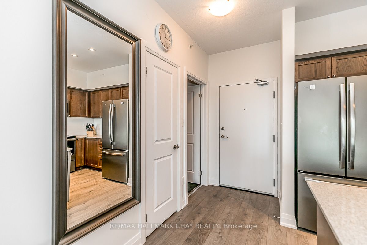 299 Cundles Rd E, #205