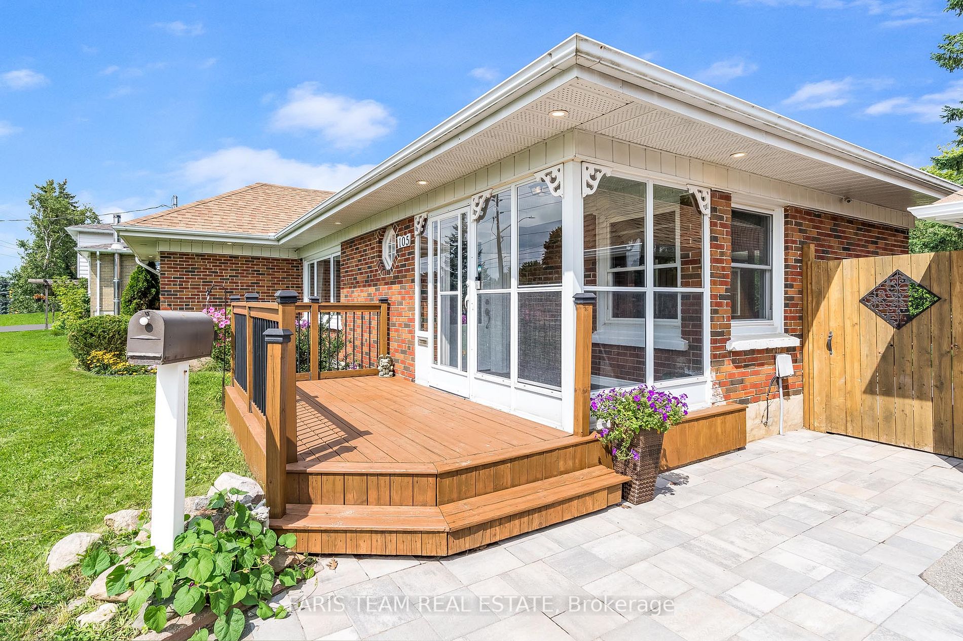 105 Bayview Dr